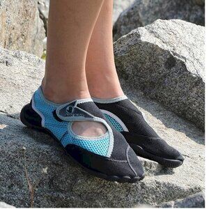 CUTE! Body Glove Women's Black and Aqua Athletic Shoes